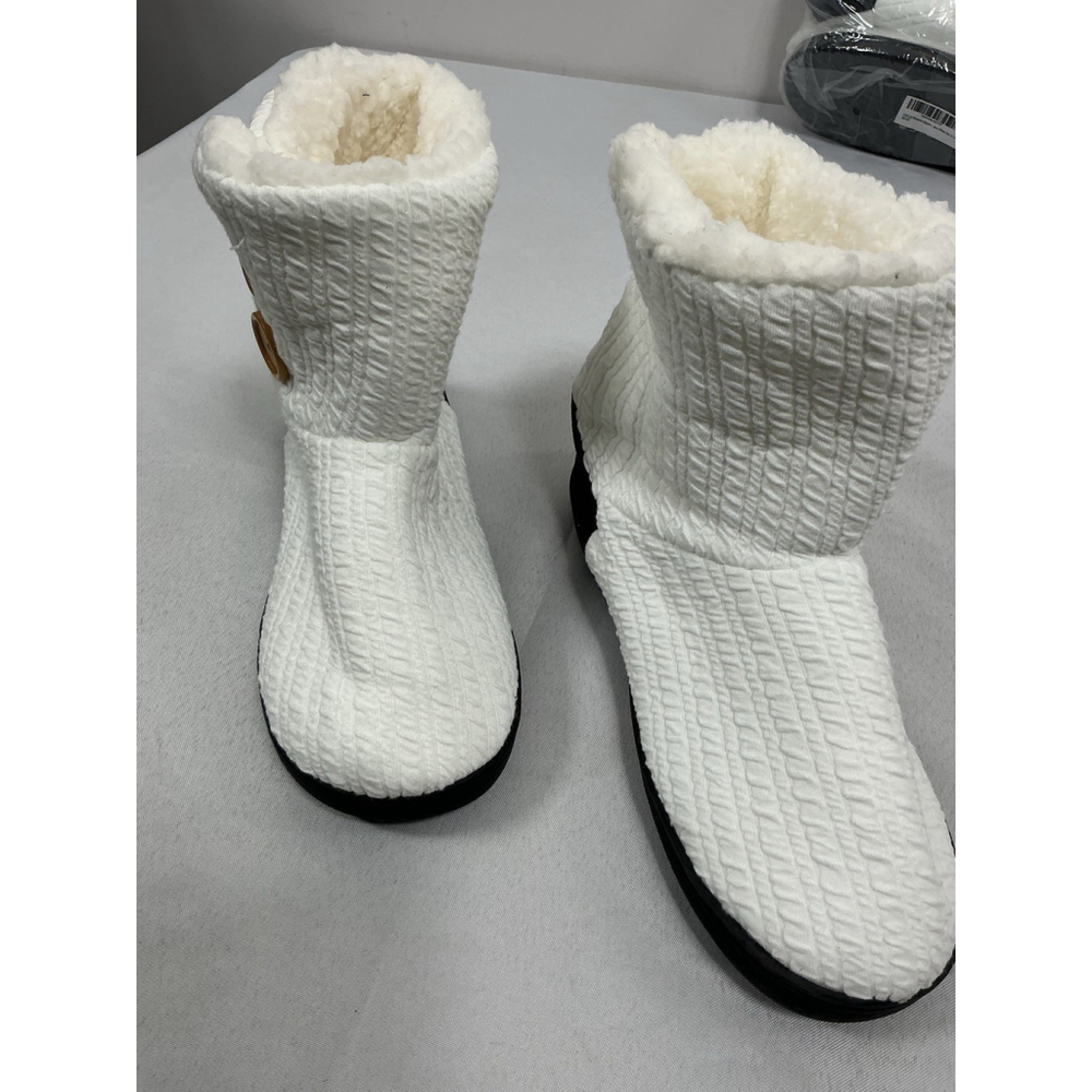 Womans Oncai Winter Slipper Boots Size 7/8 White Indoor Outdoor Knit NWT